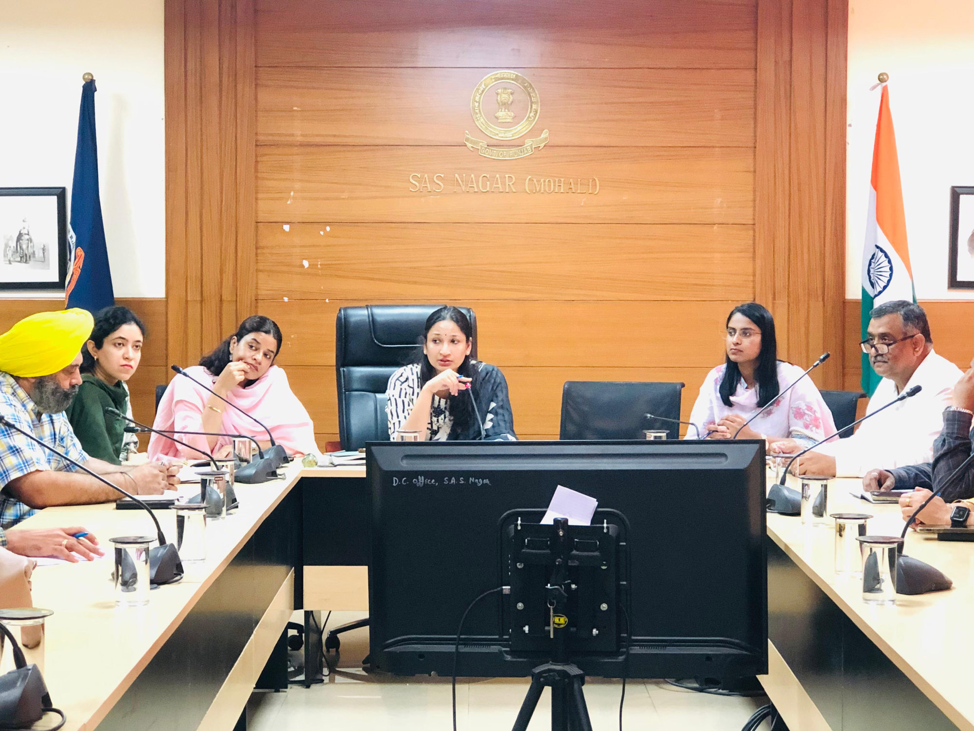 DC Komal Mittal directed the officers to be fully alert.